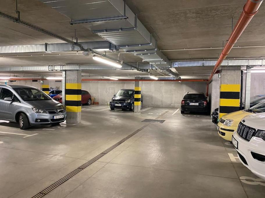 Appartamento Smart Art :) Z Bezplatnym Parkingiem Podziemnym Kielce Esterno foto